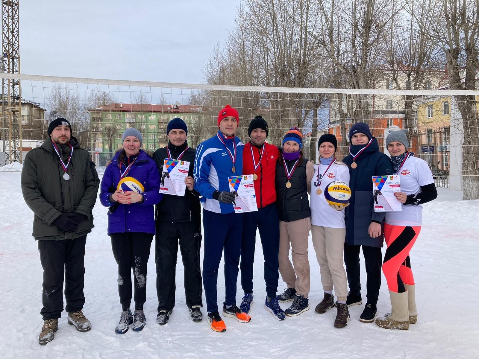 Соревнования по волейболу на снегу в рамках городской Спартакиады 2022 - 2023.